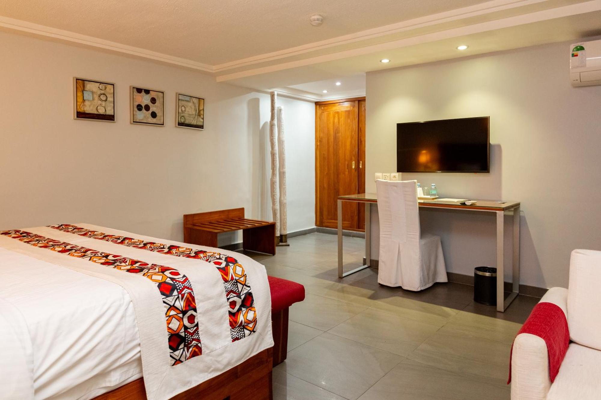 Hotel Du Lac Cotonou Buitenkant foto
